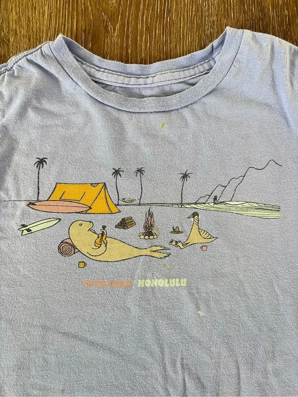 Patagonia Honolulu executive Seal Graphic Tee in Blue Sz: 3| Hawaii